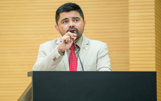 É FAKE: Documento desmente autoria de auxílio de R$ 6 mil atribuída a Jesuíno Boabaid