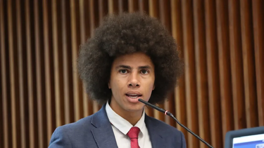 Cassação de Renato Freitas (PT) é aceita pelo Conselho de Ética da Assembleia Legislativa